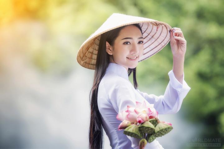 Hotspot Matrix và Phượng Chanel đưa con vào Nam, soi 1 hành động từ hơn 10 năm trước, ai